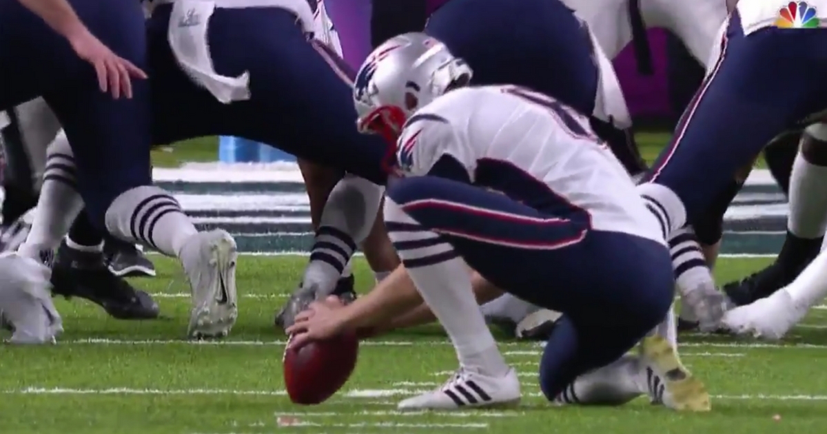 Patriots miss one of the most disastrous fieldgoal attempts in Super