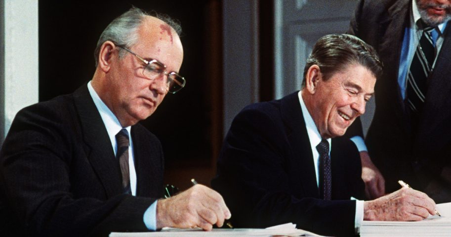 How Reagan Defeated Gorbachev The Story Public Schools Never Taught   Ronald Reagan Mikhail Gorbachev 913x479 