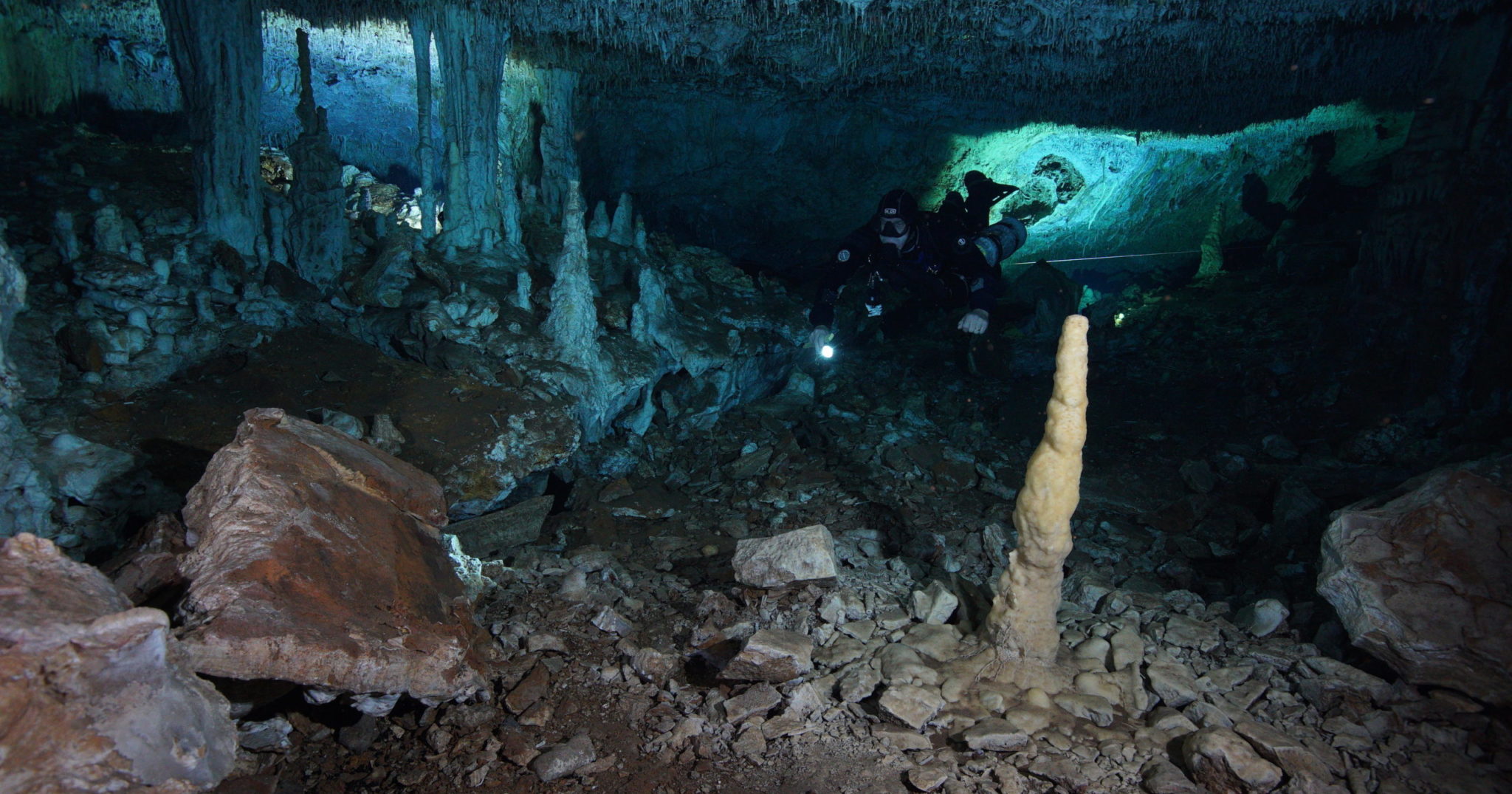 Archaeologists Solve Mystery Of Ancient Skeletons In Underwater Mexican ...