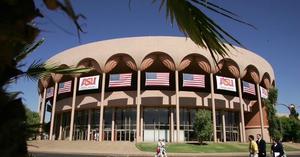 TEMPE, UNITED STATES: A view of the Gammage Auditorium on the campus of Arizona State University (ASU) in Tempe, Az, where the third and last presidential debate between George W. Bush and Democratic challenger John Kerry will be held later 13 October 2004.