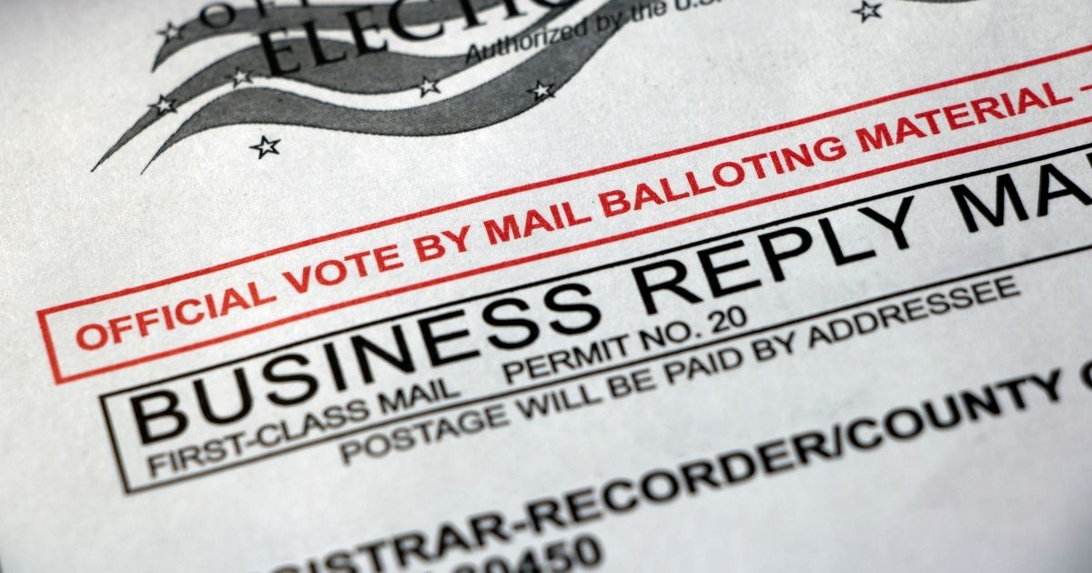 Picture of an absentee ballot envelope.