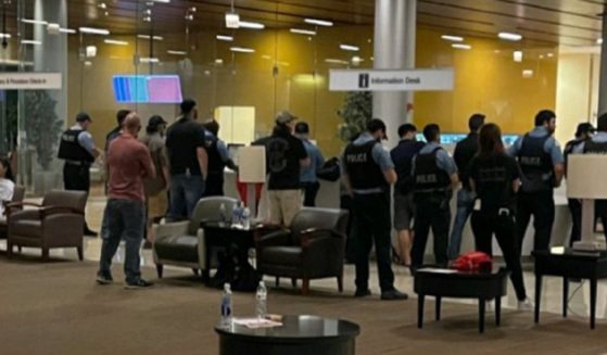 Chicago police turn their backs on Mayor Lori Lightfoot Saturday after the death of a fellow officer who was fatally shot.