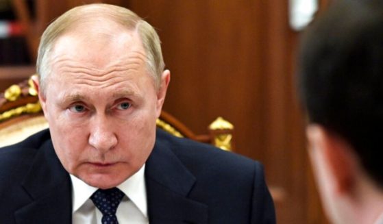 News reports say Russian President Vladimir Putin was misinformed about his country's military capabilities and activities because his advisers 'are too afraid to tell him the truth'.