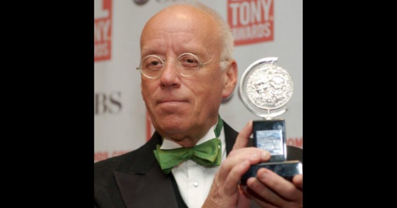 Eugene Lee poses with his Tony Award for Best Scenic Design for "Wicked" at the Tony Awards in New York on June 6, 2004.