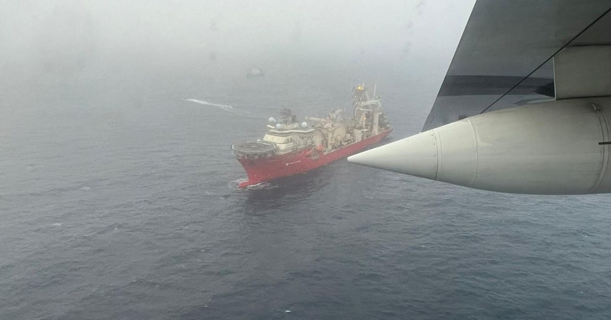 U.S. Coast Guard rescue teams search for signs of the OceanGate submersible Titan about 900 miles off Cape Cod, Massachusetts.