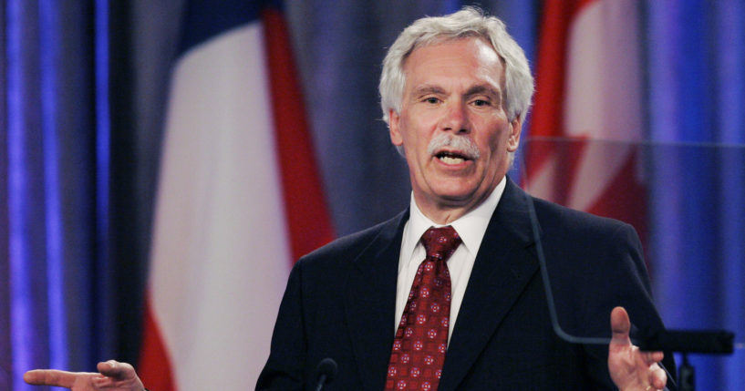 Then-Agriculture Secretary Ed Schafer speaks on April 24, 2008, in Kansas City, Missouri.