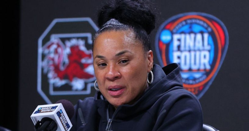 Head coach Dawn Staley of the South Carolina Gamecocks.