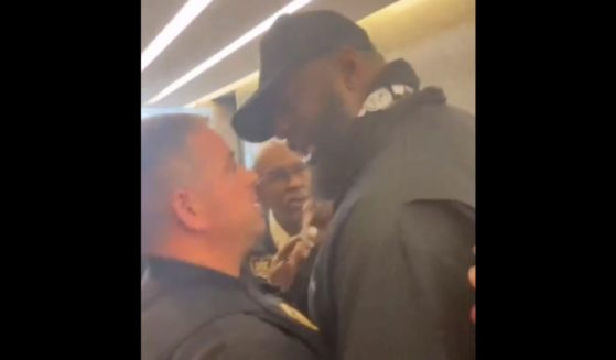 New York BLM founder Hawk Newsome threatening a New York court officer.