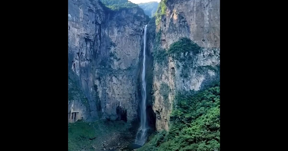 China Embarrassed After Tourist Unveils Origin of Famous Waterfall