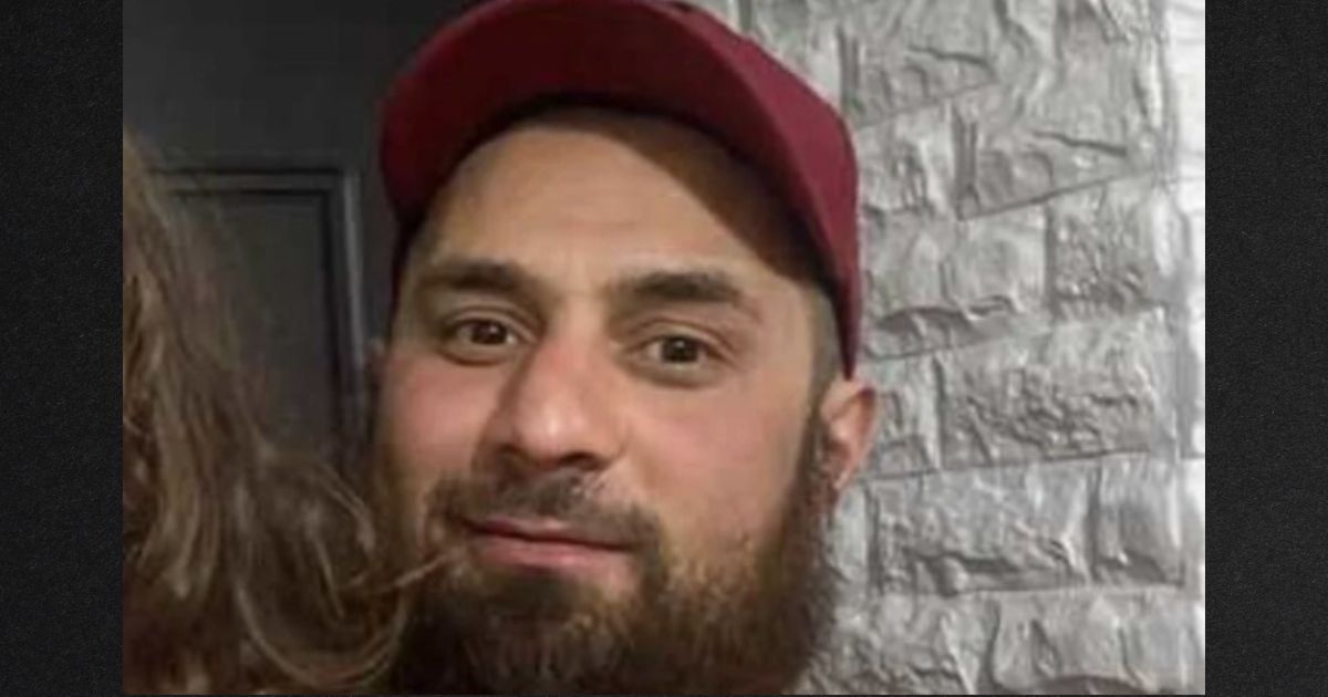 Chechen national Daraev Ramzan had no clothing or identification identifying him as a utility worker when he was confronted by a rural homeowner while taking photos around 8 p.m.