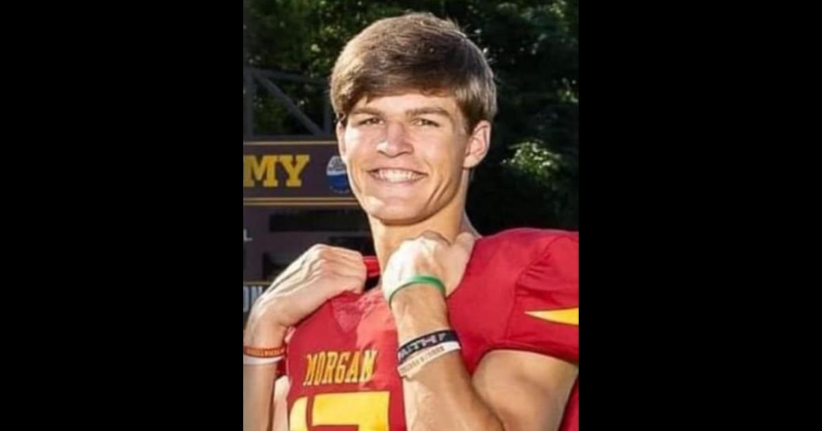 High School Quarterback Dies After Tragedy During Game – Family Finds Comfort in Christ