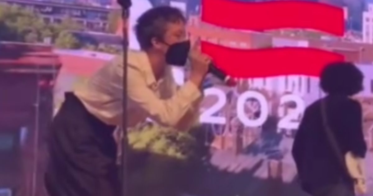 Anti-Israel Agitator Storms DNC Stage, Snatches Microphone, Screams at Harris Supporters