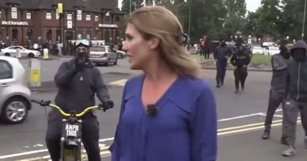 UK News Station Cuts Feed as Muslim Protesters Surround Reporter