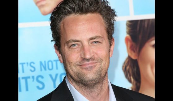 Actor Matthew Perry arrives at the premiere of Warner Bros. "The Invention of Lying" on September 21, 2009 in Los Angeles, California.