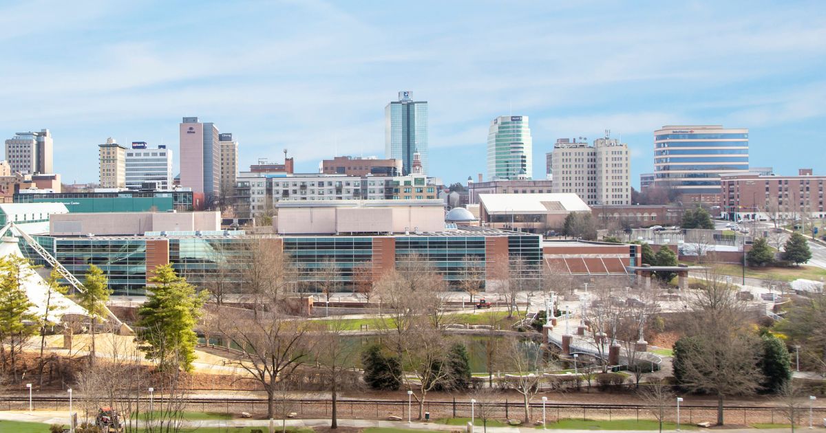 This image of the skyline of Knoxville, Tennessee was captured from an elevated position.