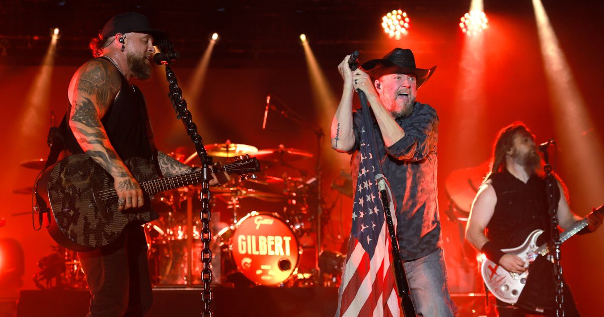 Country Star Brantley Gilbert Halts Concert as Wife Goes Into Labor Offstage, Reemerges to Announce ‘We Got a Baby’