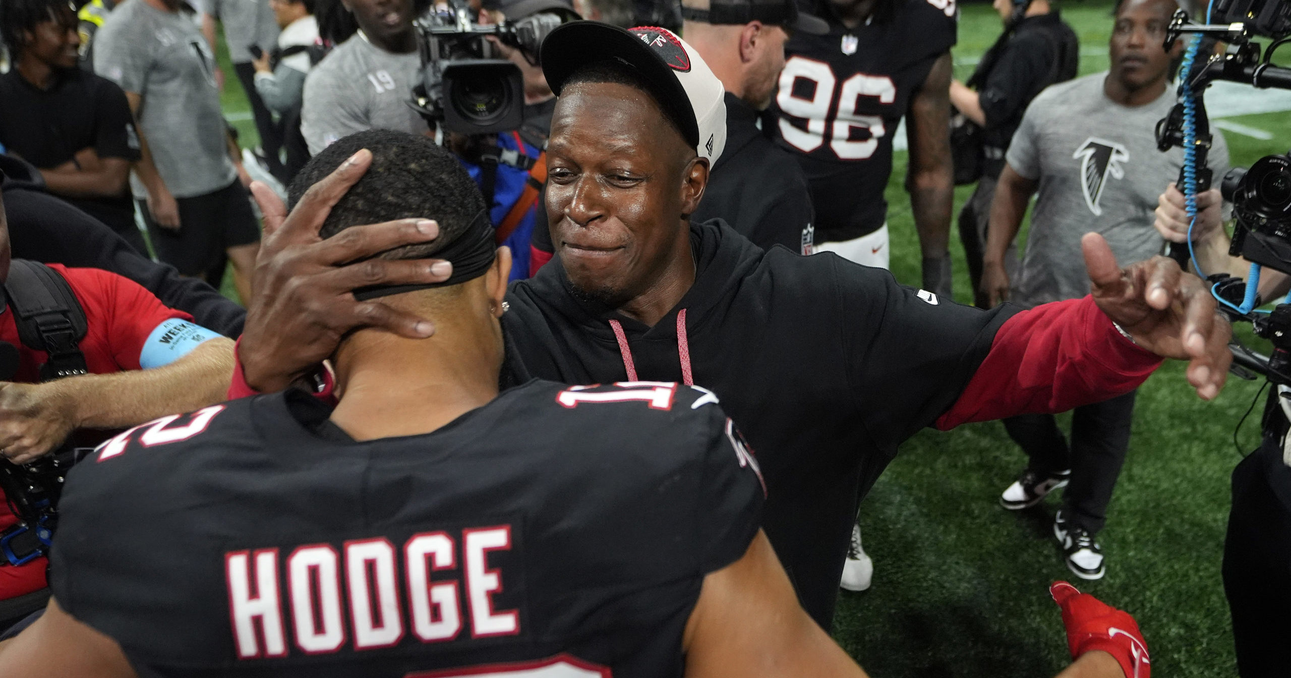 ‘You Like That?’ – Falcons Win in Stunning Fashion with Walk-Off Overtime Touchdown to Defeat Buccaneers