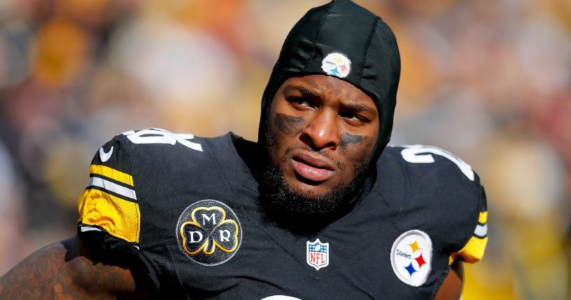 Le'Veon Bell, then playing for the Pittsburgh Steelers, looks on against the Jacksonville Jaguars during the first half of the AFC Divisional Playoff game in at Heinz Field in Pittsburgh, Pennsylvania, on Jan. 14, 2018.