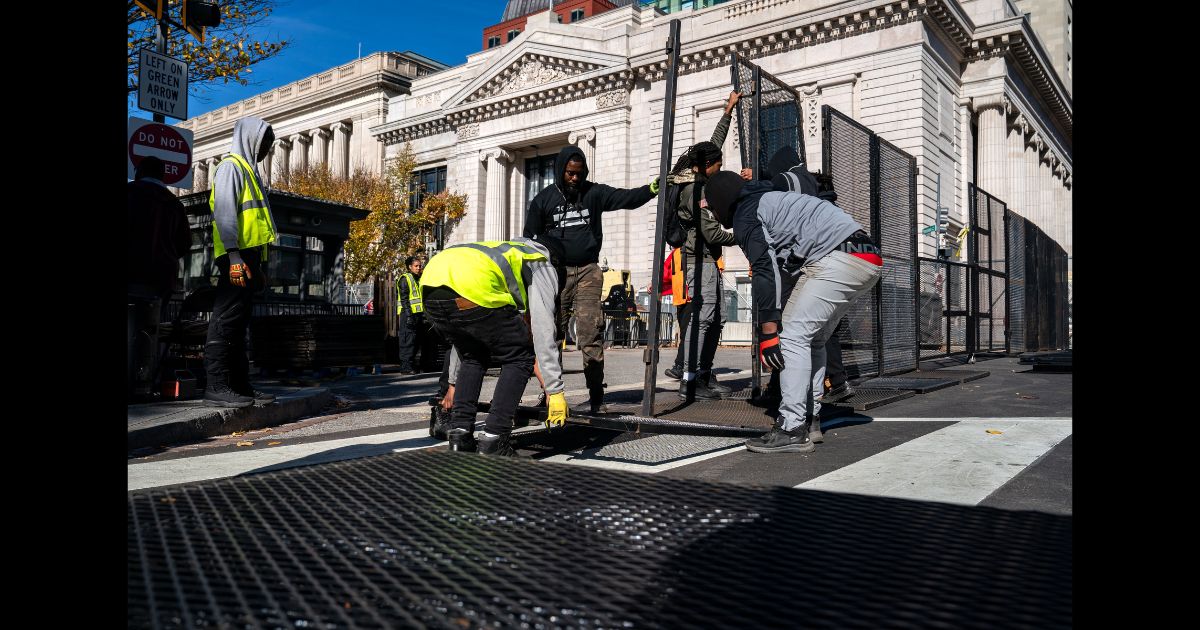 Secret Service Erects Barricades Around White House and Kamala Harris’ Residence