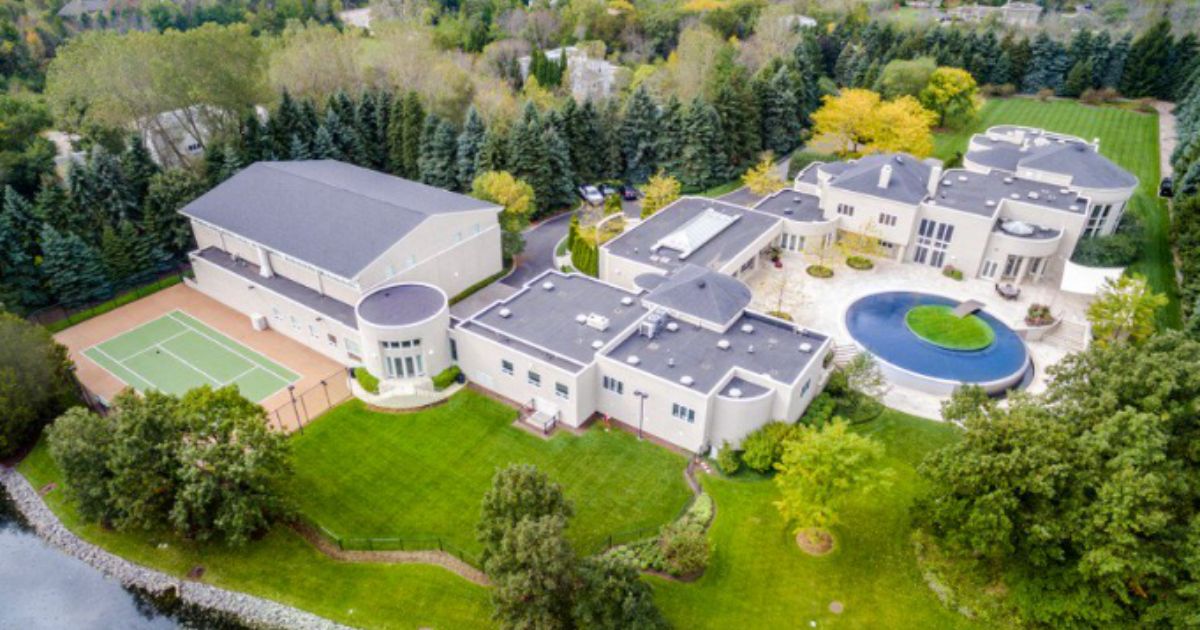 We Finally Know Who Bought Michael Jordan’s Megamansion, And It Makes Total Sense