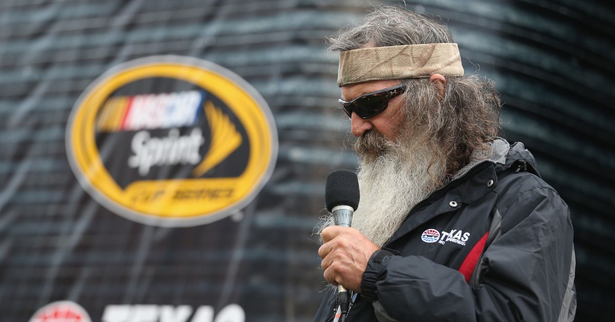 Duck Dynasty’s Phil Robertson Diagnosed With Degenerative Disease – He Needs Our Prayers