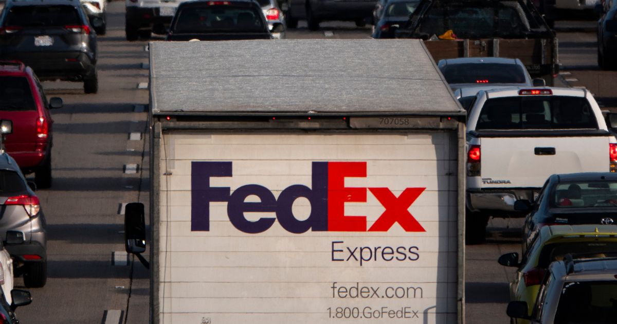 FedEx Driver Arrested After Scheme to Avoid Working Late Collapses