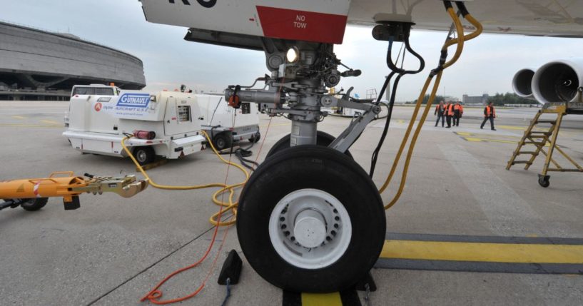 Partial view of the wheels of Singapore Airlines A380 which landed at Roissy Charles de Gaulle airport near Paris early on June 12, 2009.