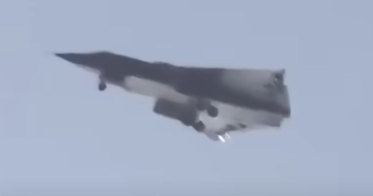 China Shocks World with Test Flight of Strange New Jet