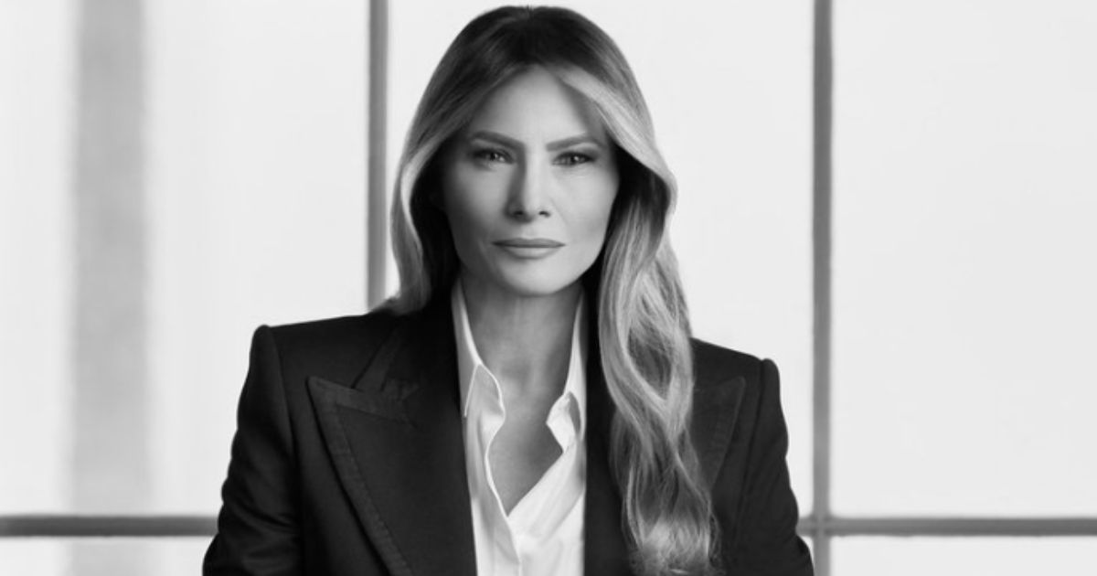 They Say Melania’s New WH Portrait Has a Hidden Warning – Do You See What They’re Talking About?