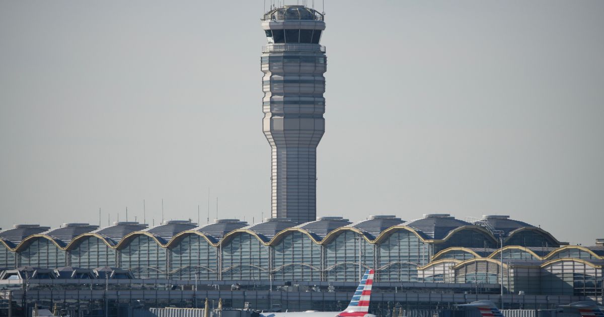 Day Before DC Crash, There Was a Near Miss at Reagan National Airport with Eerily Similar Details