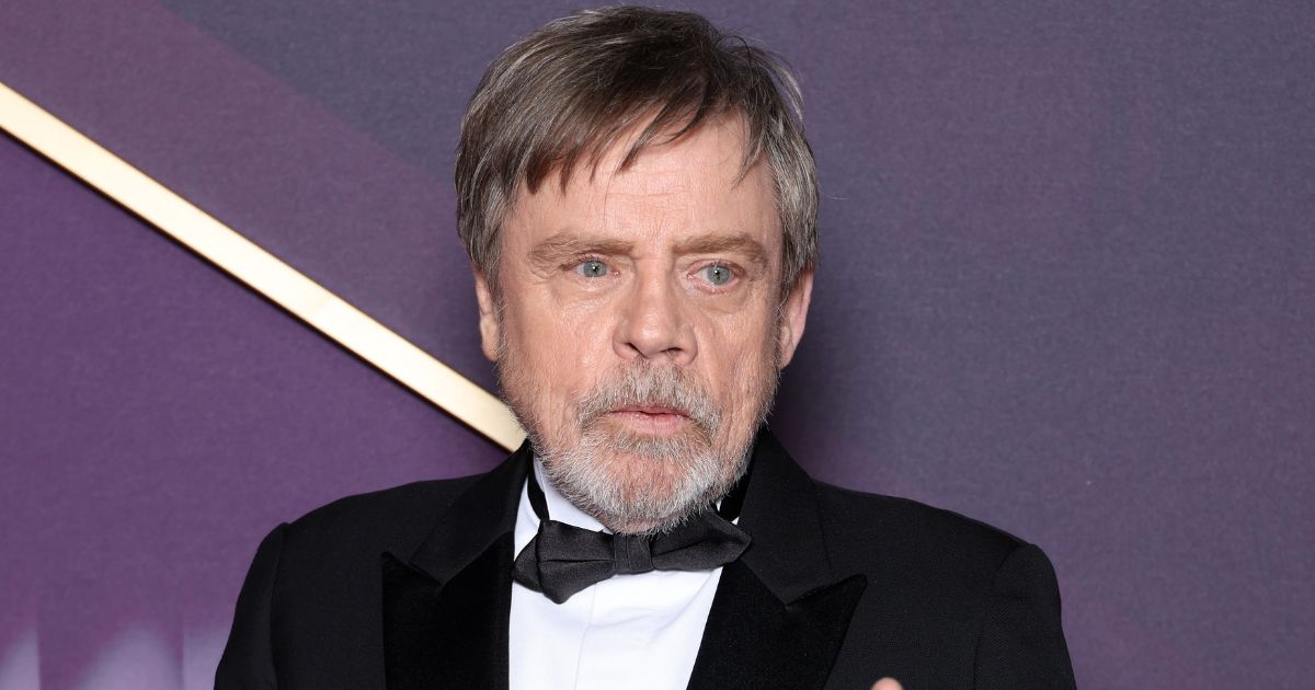 Video: Raging Trump-Hater Mark Hamill’s Pants Fell Down on Live TV – This Isn’t a Joke