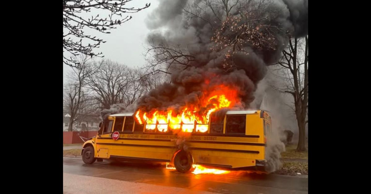 Heroic Bus Driver’s Quick Thinking Saves 15 Kids When Bus Suddenly Erupts in Flames