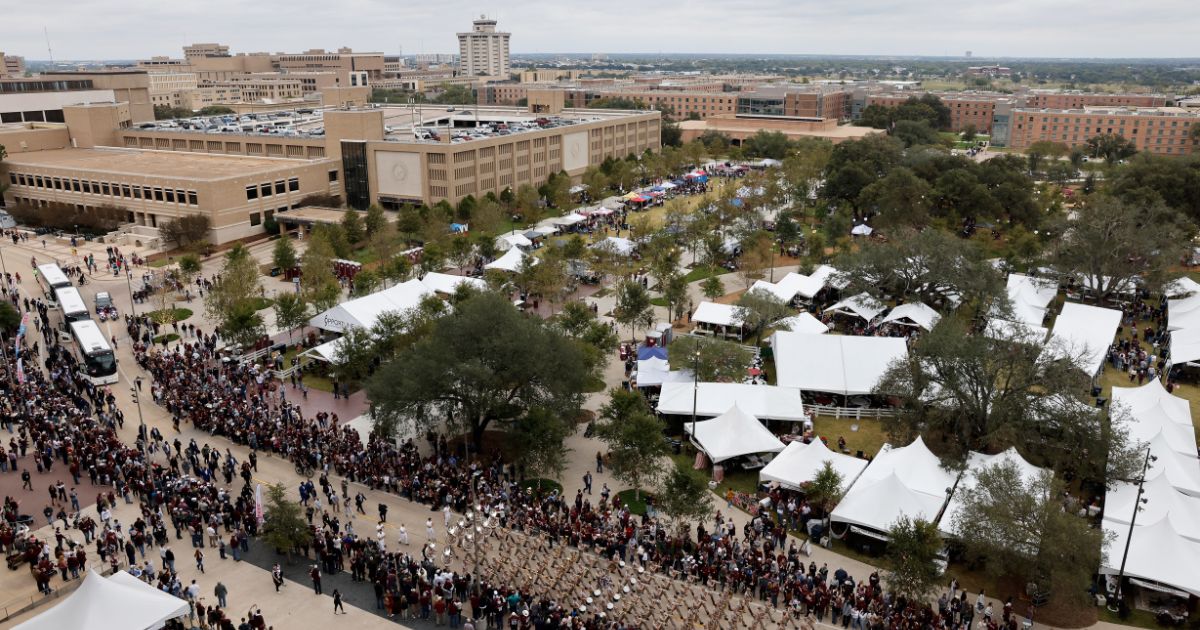 Texas A&M Absolutely Blasts and Bans Drag Shows in Bombshell Announcement, Takes Stand for Women, Decency, Wholesomeness