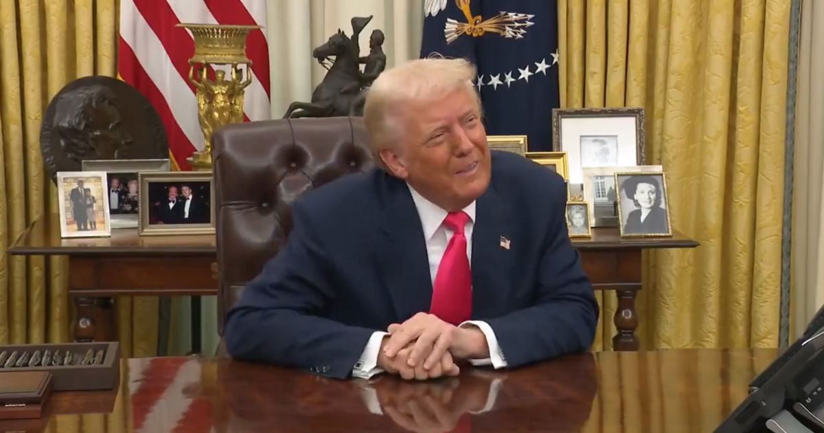 Trump Going to Rescue Astronauts Personally? POTUS Floats Idea of Space Trip During Delightful Oval Office Exchange With Reporters