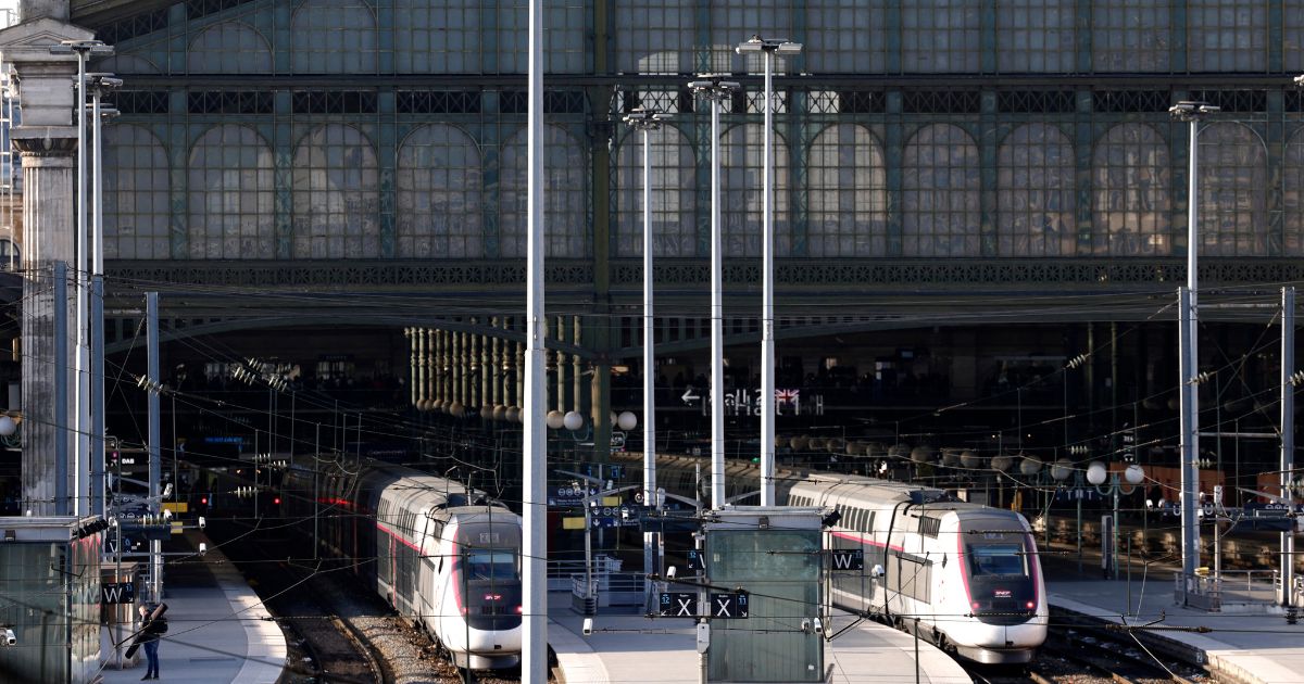 NextImg:Paris Trains Stopped After Unexploded 1,000+ lbs. WWII Bomb Discovered