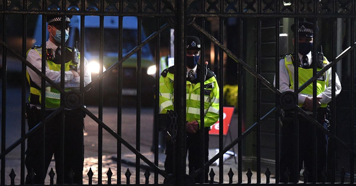 Man Attempts to Break Into Israeli Embassy in London, Charged with ‘Terrorist Acts’