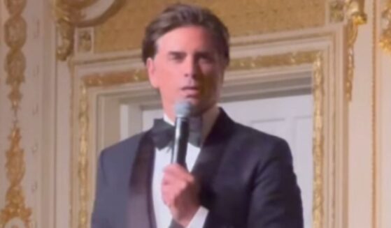 "Full House" actor John Stamos has been taking some heat from his fellow liberals for appearing at a charity event that was held at President Donald Trump's Mar-a-Lago home.