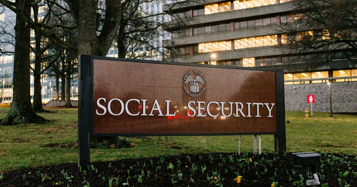 Social Security Overseer Refused to Help Weed Migrants Out of the System, Then Security Showed Up