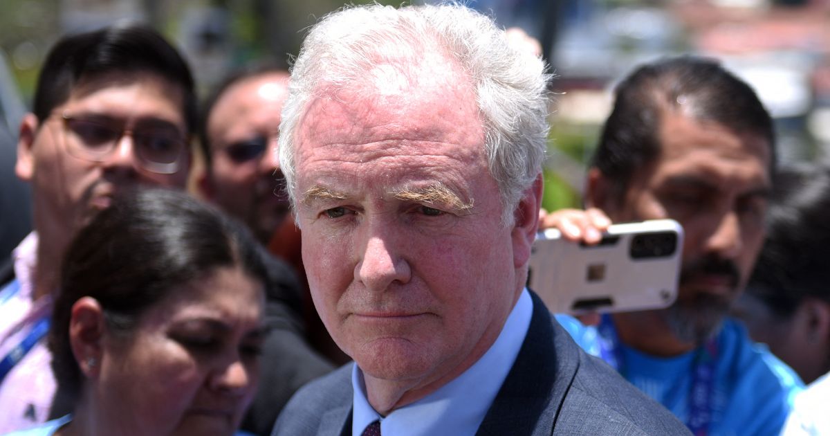 Democrat’s Stunt to Retrieve Man from El Salvador Ends with Embarrassing Dud
